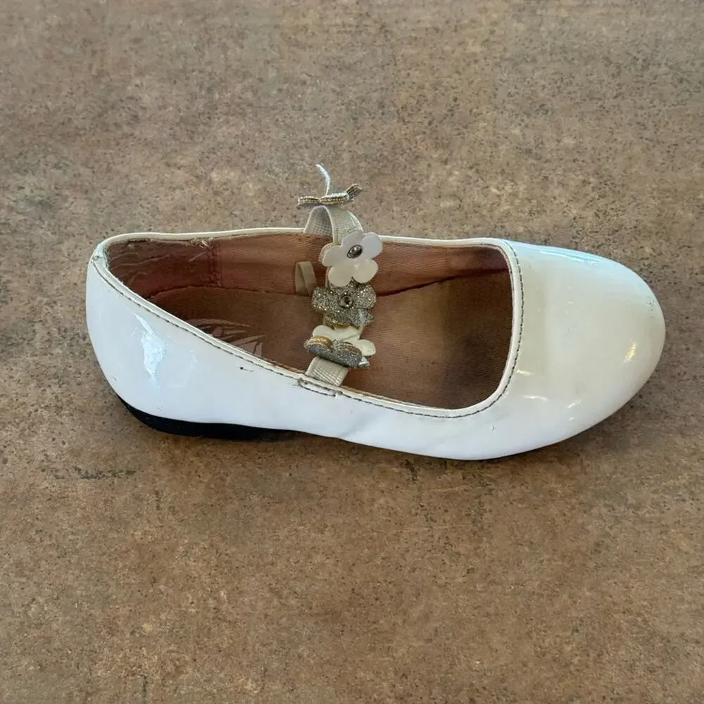 Adorable Fun White Patent Leather Mary Jane Flat Floral Shoes, Toddler Size 8